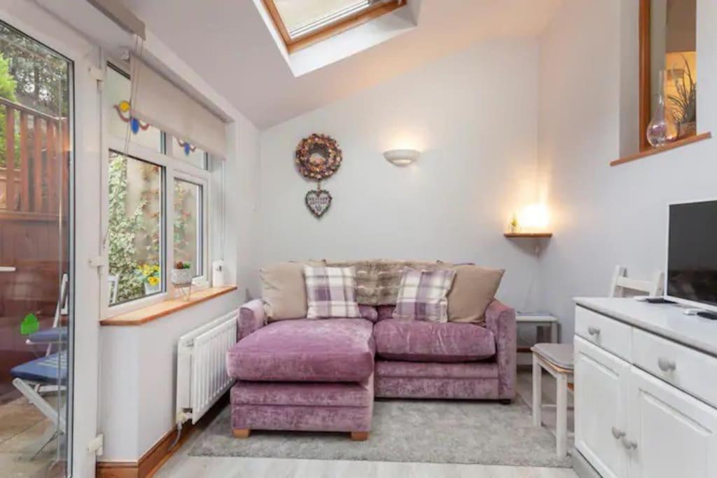 Cosy Heather Cottage แอชบอร์น ภายนอก รูปภาพ